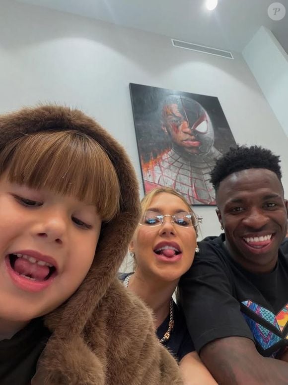 Virgínia já mostrou como o namorado, Vini Jr. se dá bem com seus filhos