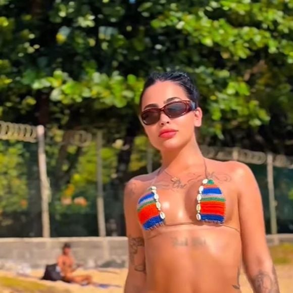 MC Mirella surgiu usando um microbiquíni neste sábado, 3 de janeiro de 2026