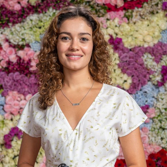 'Todas as Flores' (2022) foi mais uma virada de chave na carreira de Sophie Charlotte com uma personagem marcante