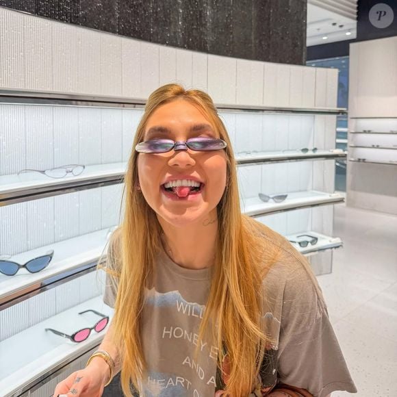 Virgínia Fonseca fez compras em Dubai e mostrou um dos óculos escolhidos