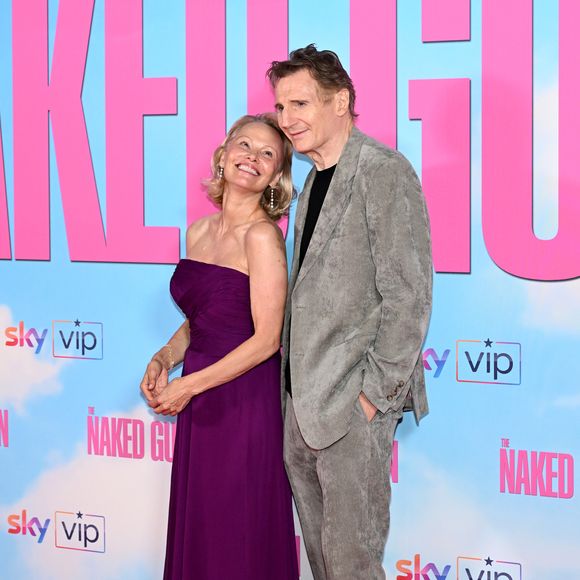 Pamela Anderson, de 58 anos, e Liam Neeson, de 73 anos, já contaram detalhes das cenas de sexo para o filme de ação. Ambos já foram casados, anteriormente.