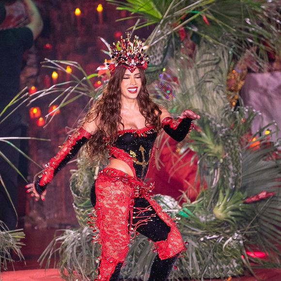 Anitta também mostrou muito samba no pé