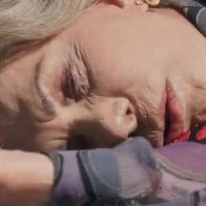 Josefa (Arlete Salles) sofre atropelamento no capítulo de 30 de outubro de Três Graças