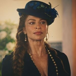 Grazi Massafera é uma das grandes qualidades da nova versão de 'Dona Beja'