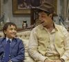 Picolé (Isaac Amendoim) e Candinho (Sergio Guizé) na novela 'Êta Mundo Melhor'