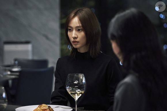 'Você Estava Lá': duas mulheres planejam matar seus maridos abusivos, mas uma visita inesperada coloca tudo em risco