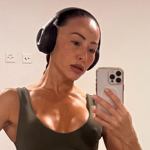 Desvendamos com Sabrina Sato o segredo simples do seu corpo aos 45 anos: 'Eu nunca estou parada, tô sempre treinando'