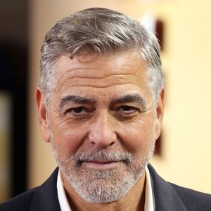 George Clooney: "Comecei a ficar grisalho quando tinha 25 anos, fui grisalho a maior parte da minha vida, então não é o meu visual favorito"