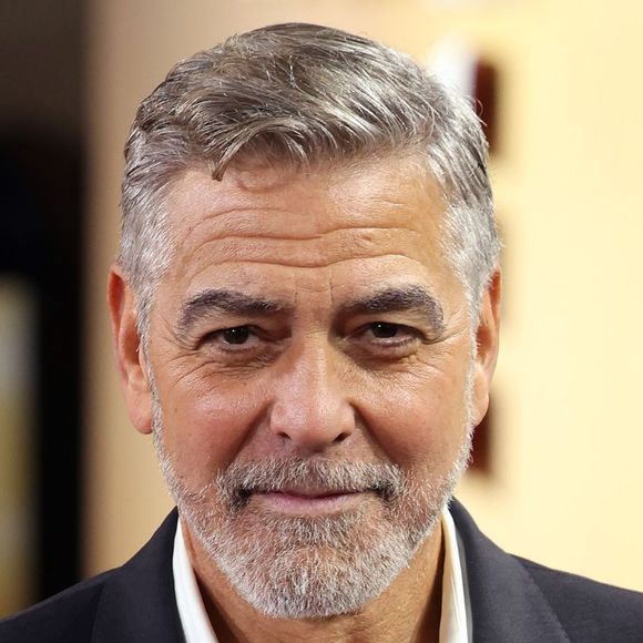 George Clooney: "Comecei a ficar grisalho quando tinha 25 anos, fui grisalho a maior parte da minha vida, então não é o meu visual favorito"