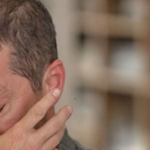 Marcelo Serrado sobre grave acidente de carro: "Estava dirigindo sozinho meu carro, a 100 km/h, que era o limite de onde eu estava. Freio meu carro, vejo um carro parando muito antes, um caminhão assim na minha frente.