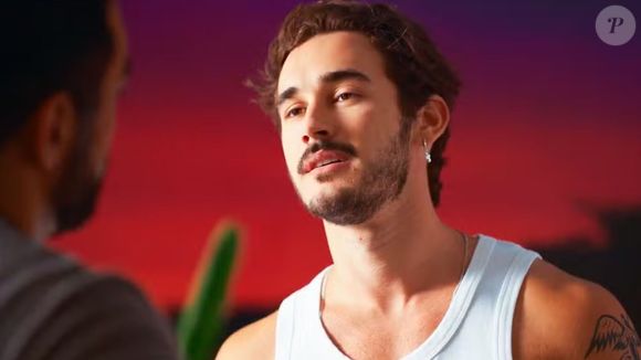 João Raul (Filipe Bragança) cai em golpe de Naiane (Isabelle Drummond) e perde Agrado (Isadora Cruz)