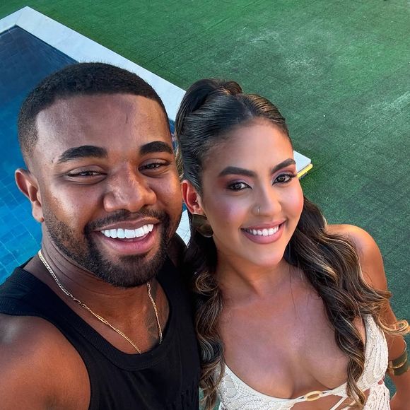 Davi Brito, vencedor do "BBB 24", anunciou o término de seu relacionamento com a dentista Adriana Paula após revelar publicamente que ela está grávida