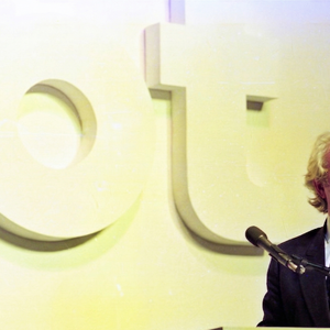 Morte de Juca de Oliveira: ator em foto do especial 'Noite dos Artistas' (SBT, 1994), que celebrou o encontro dos elencos de 'Éramos Seis' e 'As Pupilas do Sr. Reitor'