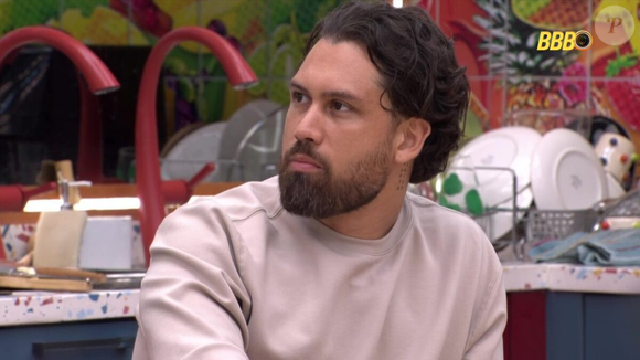 Foto antiga com outro homem e declarações feitas antes do reality colocaram Brigido, do BBB 26, no centro de debates online