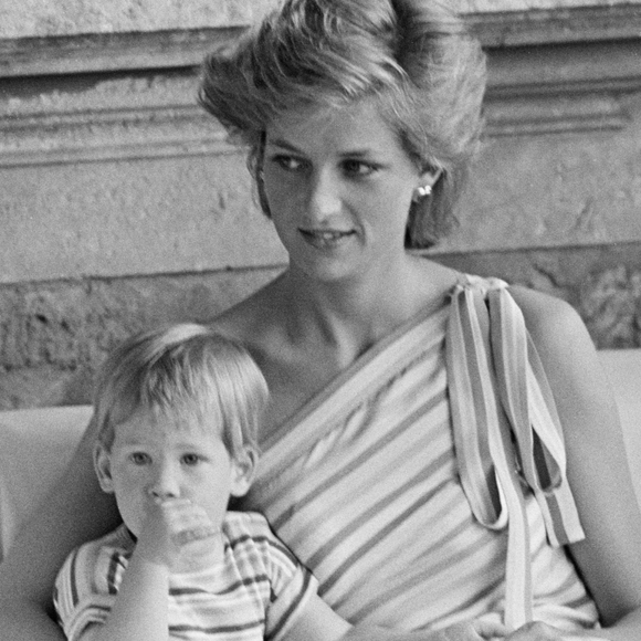 'Foi como ser transportado para outro tempo': príncipe Harry revela que perfume de Lady Di o ajudou a desbloquear memórias trancadas após a morte da mãe