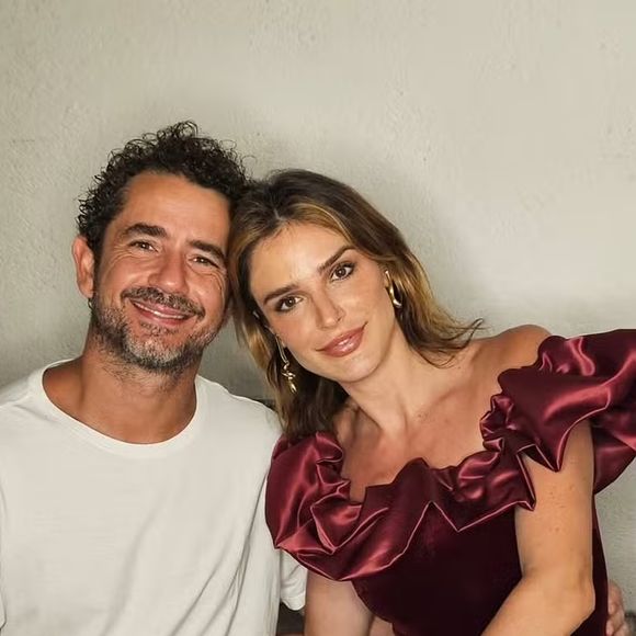 Felipe Andreoli e Rafa Brites posam juntos às vésperas do Natal 2024