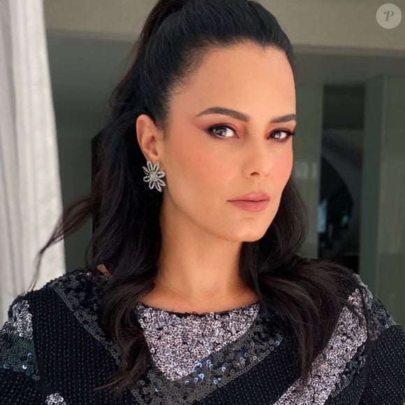 Luciele Di Camargo assume o comando de 'Convocadas' e leva sua experiência no universo do futebol para a nova aposta da Globo sobre os bastidores das esposas de jogadores