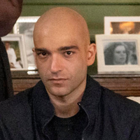 Afonso morre em 'Vale Tudo'? Fotos de gravação vêm à tona e revelam desfecho final do filho de Odete Roitman