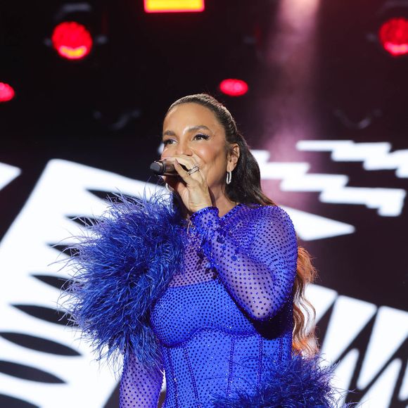 Ivete Sangalo fez um show em São Paulo no último domingo (13), e atualizou o estado de saúde da amiga Preta Gil.