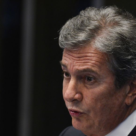 Fernando Collor de Mello chegou a fazer acordo com quatro credores e começou o pagamento das dívidas. No entanto, sua prisão criou um cenário de insegurança