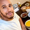 O melhor homus: a receita do prato tradicional árabe preferido de Lewis Hamilton, vegano desde 2017