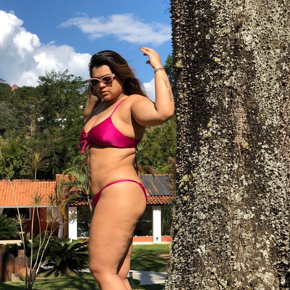 Atualmente em tratamento de câncer, Preta Gil é uma das famosas que apoia o movimento de quebra de paradigmas impostos pela sociedade sobre padrões de beleza sobre o corpo.