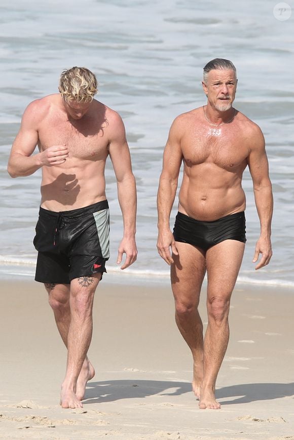 O erro ao caminhar na praia que pode causar fascite plantar, segundo especialista