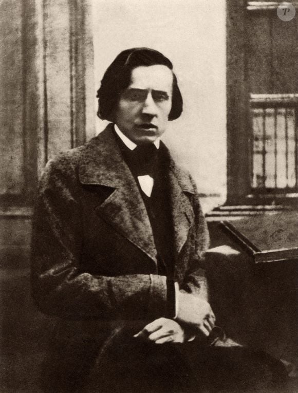 Frédéric Chopin morreu em 17 de outubro de 1849, aos 39 anos, em Paris. Um dos grandes nomes da música erudita, o compositor polonês deixou o país em 1830 e passou o restante da vida longe de sua terra natal. Seu coração, no entanto, retornou à Polônia após sua morte