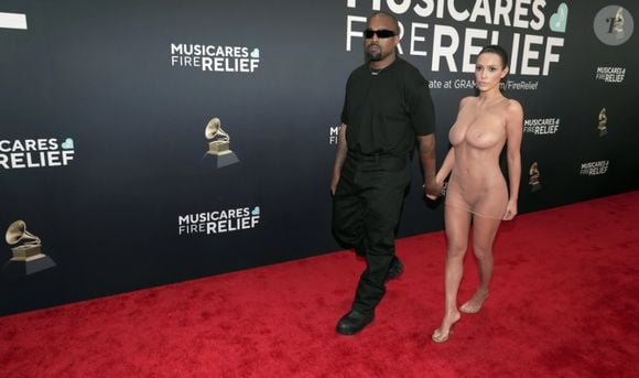 Pelada no Grammy, Bianca Censori teria feito cirurgia íntima