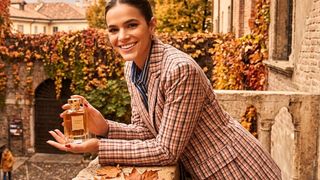 'Cheiro de rica' que as famosas usariam neste Outono: os 5 perfumes árabes que deixam qualquer mulher irresistível