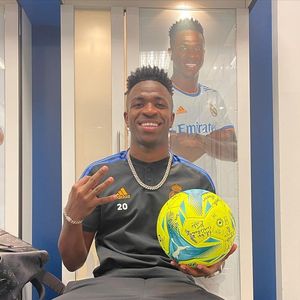 Vini Jr. está solteiro desde o fim do relacionamento com Maju Mazalli, em janeiro de 2025