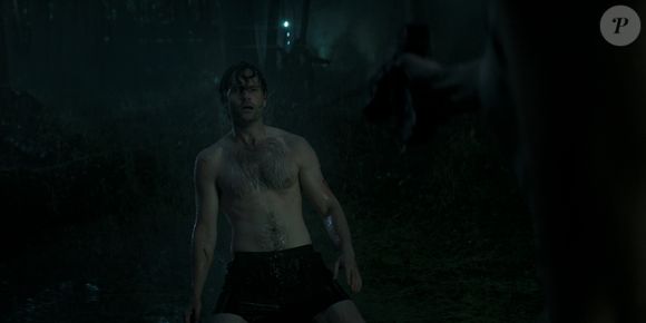 Em 'Você', o galã ostenta um corpo definido que rouba a cena em momento sem camisa