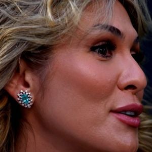 Lívia Andrade se emocionou ao contar que chegou a se despedir da família