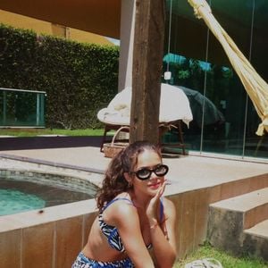 Maisa aproveita dias de descanso na Praia dos Carneiros, em Pernambuco, e compartilha registros da temporada de verão no Nordeste