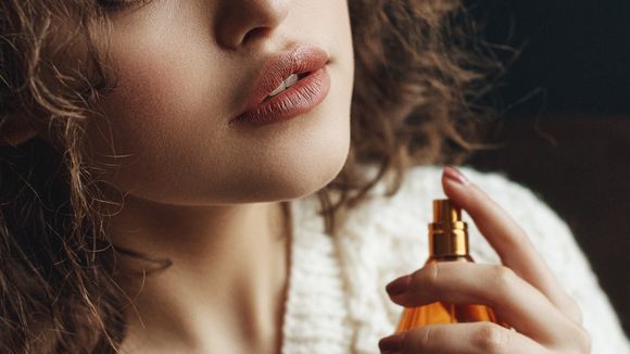 6 perfumes clássicos que as mulheres sofisticadas nunca deixarão de usar