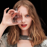 4 perfumes para mulheres elegantes que duram o dia todo e deixam um rastro delicioso enquanto você caminha