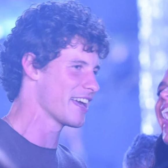 Bruna Marquezine e Shawn Mendes foram vistos em diversos momentos juntos no Brasil