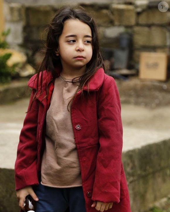 Melek revela ter pedido para não ficar com a herança de Cahide, revoltando Cengiz no último capítulo da novela 'Mãe', nesta segunda-feira, 23 de fevereiro de 2026