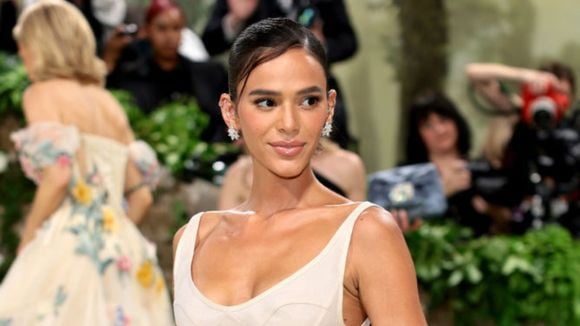 Bruna Marquezine ficou de fora do MET Gala? Ausência da atriz no baile de luxo tem motivo especial