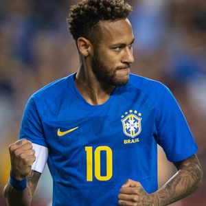 Neste mesmo período, o contrato de Neymar com o time dos Emirados Árabes estaria encerrado.