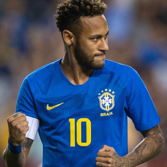 Neste mesmo período, o contrato de Neymar com o time dos Emirados Árabes estaria encerrado.