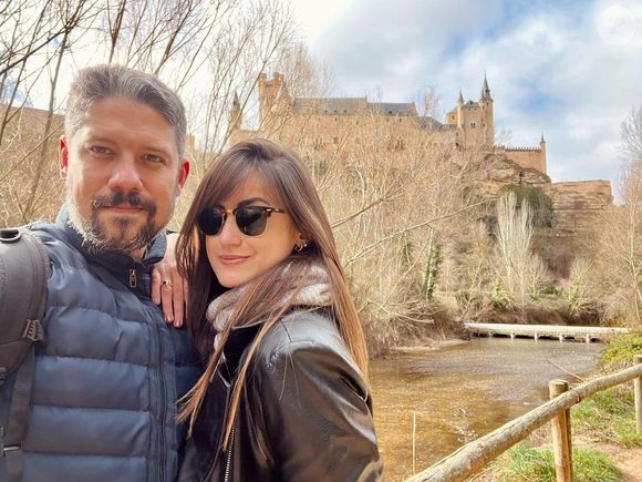 Mari Palma e Phelipe Siani estão separados, mas seguem amigos e companheiros de trabalho