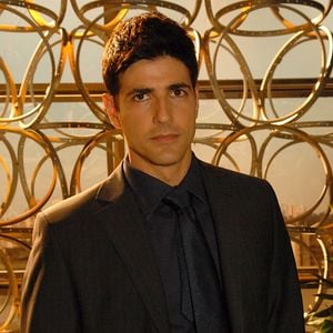 Reynaldo Gianecchini costumava desalinhar com as mãos os fios do cabelo em 'Passione'