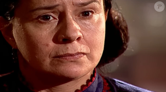 Maria do Socorro (Debora Duarte) emprega Mariana após governanta sair da mansão de Janete