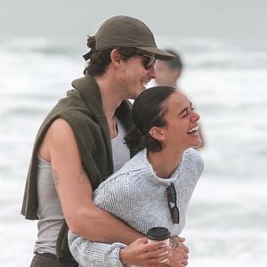 Shawn Mendes e Bruna Marquezine namoram há quase 1 ano