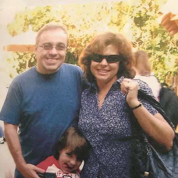 Filho de Gugu também aparece criança em foto postada por Rose Miriam