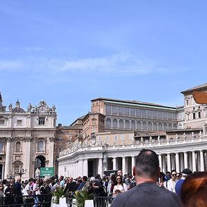 Roma, Itália: fiéis em peregrinação pela morte do Papa Francisco