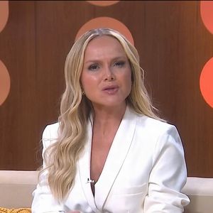 Após perda do filho no fim da gravidez, Tati Machado recebeu o apoio de Eliana em edição ao vivo do 'Saia Justa', que abordou a dor do luto