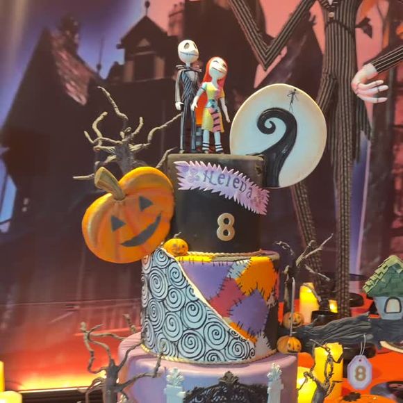 Helena, filha de Ivete Sangalo, escolheu ‘O Estranho Mundo de Jack’, filme clássico da Disney lançado nos anos 1990, em festa de 8 anos