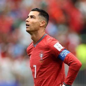 "Vou terminar quando eu quiser, não quando vocês quiserem. É uma perda de tempo fazerem sempre a mesma pergunta", disparou Cristiano Ronaldo, ríspido